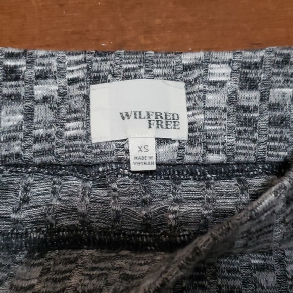 Wilfred free grey midi skirt (aritzia) - Picture 2 of 3